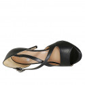 Chaussure à bout ouvert avec brides croisées en cuir noir et talon aiguille de 10 - Pointures disponibles:  32, 33