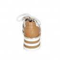 Chaussure pour femmes à lacets et fermetures éclair en cuir blanc et cognac talon compensé 5 - Pointures disponibles:  44