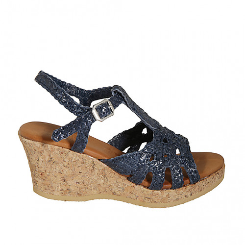 Woman's strap platform sandal in blue...