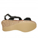 Sandale pour femmes en cuir noir avec fermetures velcro, perles et talon compensé 7 - Pointures disponibles:  43, 44, 45