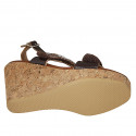 Sandale pour femmes en cuir marron avec fermetures velcro et perles avec talon compensé 9 - Pointures disponibles:  42, 43, 44, 45