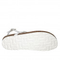 Sandale entredoigt pour femmes en cuir blanc avec perles talon compensé 2 - Pointures disponibles:  32, 33, 34, 42, 43, 44