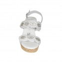 Sandale pour femmes en cuir blanc avec fermetures velcro et perles avec talon compensé 7 - Pointures disponibles:  42, 43