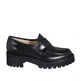 Woman's casual mocassin in black leather heel 5 - Available sizes:  44, 45