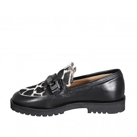 Mocassin pour femmes avec accessoire en cuir noir et cuir de veau avec fourrure blanc et noir talon 3 - Pointures disponibles:  32, 43 2