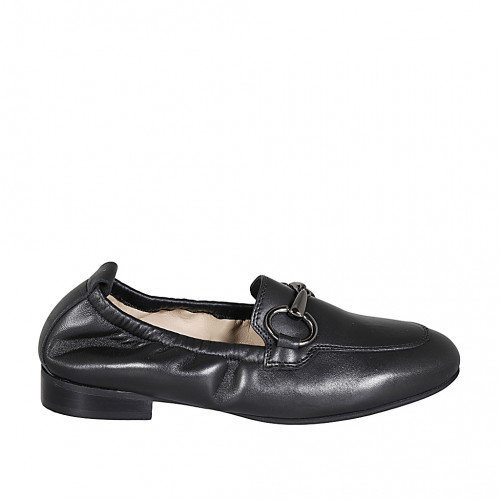 Woman's loafer with elastic band and...