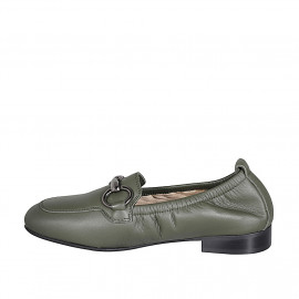Mocassin pour femmes avec accessoire et elastique en cuir vert olive talon 2 - Pointures disponibles:  42, 43, 44 2