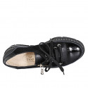Zapato con cordones y cremallera en piel, gamuza y charol negro cuña 4 - Tallas disponibles:  43, 45
