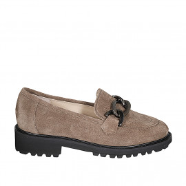 Mocassin pour femmes avec chaîne en daim taupe talon 3 - Pointures disponibles:  43, 45