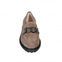 Mocassin pour femmes avec chaîne en daim taupe talon 3 - Pointures disponibles:  43, 44, 45