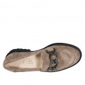 Mocasín para mujer con cadena en gamuza gris pardo tacon 3 - Tallas disponibles:  43, 45