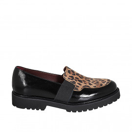 Woman's loafer with elastic bands and removable insole in black patent leather and spotted suede heel 3 - Available sizes:  32, 44
