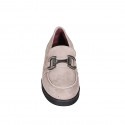 Mocassin pour femmes avec accessoire en daim taupe talon 3 - Pointures disponibles:  32, 42, 43, 45