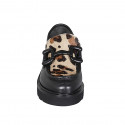 Mocassino da donna con accessorio in pelle nera e pelle di vitello con pelo maculata tacco 3 - Misure disponibili: 35, 45