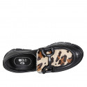 Mocassino da donna con accessorio in pelle nera e pelle di vitello con pelo maculata tacco 3 - Misure disponibili: 35, 45