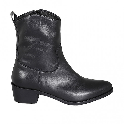 Woman's Texan ankle boot with zipper...