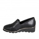 Woman's mocassin with elastic bands, captoe and removable insole in black leather wedge heel 4 - Available sizes:  42, 43
