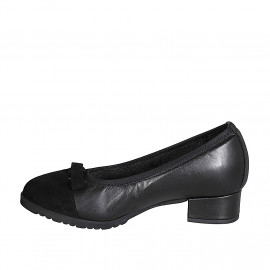 Woman's pump with removable insole, bow and captoe in black leather and suede heel 3 - Available sizes:  42 2