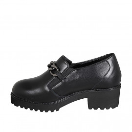 Woman's highfronted shoe with elastics, chain and removable insole in black leather heel 5 - Available sizes:  42, 44 2