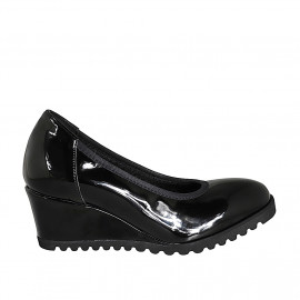 Woman's pump with removable insole in black patent leather wedge heel 5 - Available sizes: 31, 32, 43