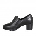 Woman's highfronted shoe with elastic band, zipper and removable insole in black leather heel 6 - Available sizes:  43