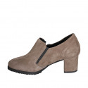 Woman's highfronted shoe with elastic band, zipper and removable insole in taupe suede heel 6 - Available sizes:  43, 45