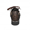 Scarpa stringata da donna con cerniera e plantare estraibile in camoscio taupe e laminato ottone zeppa 3 - Misure disponibili: 42, 43, 44, 45