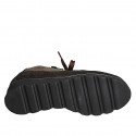 Scarpa stringata da donna con cerniera e plantare estraibile in camoscio taupe e laminato ottone zeppa 3 - Misure disponibili: 42, 43, 44, 45