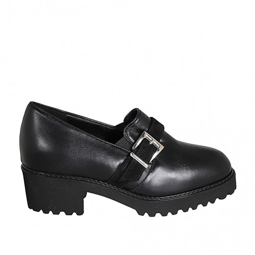 Woman's highfronted shoe with elastic...