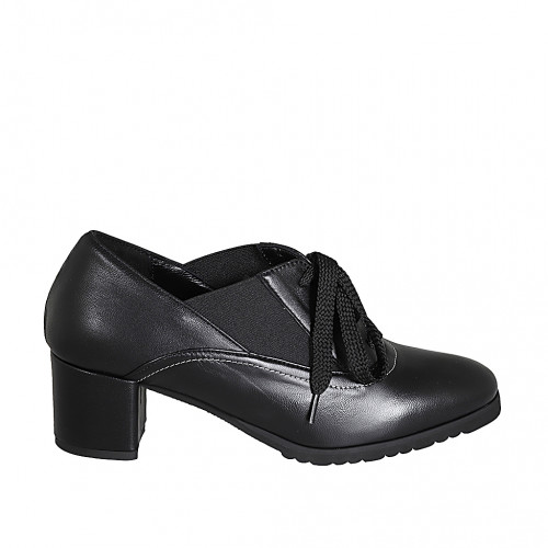 Scarpa Oxford stringata da donna in pelle nera con elastici e plantare estraibile tacco 5 - Misure disponibili: 31, 42, 43