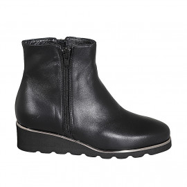 Stivaletto da donna in pelle nera con cerniere e plantare estraibile zeppa 4 - Misure disponibili: 42, 43