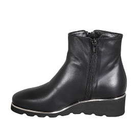 Bottines pour femmes en cuir noir avec fermetures éclair et semelle amovible talon compensé 4 - Pointures disponibles:  42, 43 2