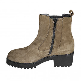 Stivaletto da donna con plantare estraibile, cerniera ed elastico in camoscio verde tacco 5 - Misure disponibili: 43, 45 2