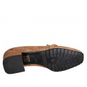 Mocassin pour femmes avec accessoire en daim cognac talon 4 - Pointures disponibles:  33, 43, 45, 46