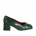 Decolté da donna con accessorio in vernice verde tacco 5 - Misure disponibili: 42