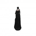 Bottines pour femmes avec fermeture éclair, courroie et elastique en daim et cuir verni noir talon 5 - Pointures disponibles:  32, 33, 43, 44, 45