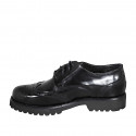 Scarpa derby stringata da donna in pelle abrasivata nera con lavorazione Brogue tacco 3 - Misure disponibili: 33