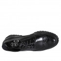Scarpa derby stringata da donna in pelle abrasivata nera con lavorazione Brogue tacco 3 - Misure disponibili: 33