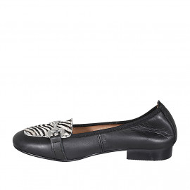 Woman's loafer shoe with accessory in black leather and striped black and white haircalf heel 2 - Available sizes:  32, 33, 42, 43 2