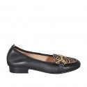 Mocassin pour femmes avec accessoire en cuir noir et cuir de veau avec fourrure rayée cognac et noir talon 2 - Pointures disponibles:  32, 33