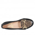 Mocassin pour femmes avec accessoire en cuir noir et cuir de veau avec fourrure rayée cognac et noir talon 2 - Pointures disponibles:  32, 33