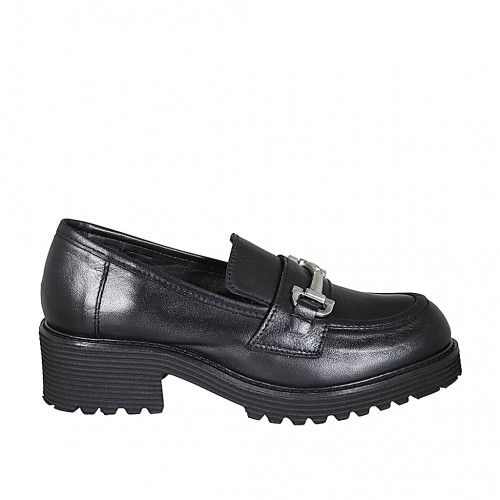 Woman's mocassin in black leather...