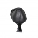 Decolté a punta da donna in pelle nera con accessorio argento tacco 6 - Misure disponibili: 35, 44