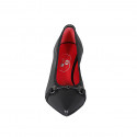 Decolté a punta da donna in pelle nera con accessorio argento tacco 6 - Misure disponibili: 35, 44