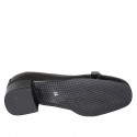 Woman's pump with removable insole, accessory and captoe in black leather and patent leather heel 3 - Available sizes:  32