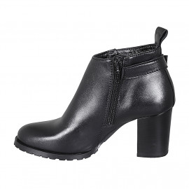 Woman's low ankle boot with... 2