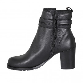 Woman's ankle boot with... 2