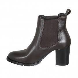 Woman's ankle boot in dark brown leather with elastic bands heel 7 - Available sizes:  42, 44, 45 2