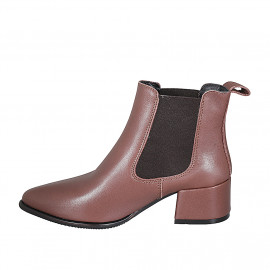 Woman's pointy ankle boot with lateral elastic bands in light brown leather heel 5 - Available sizes:  32, 35, 43, 44, 45 2