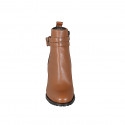 Stivaletto da donna con cerniera e fibbie in pelle color cuoio tacco 7 - Misure disponibili: 33, 42, 43, 44